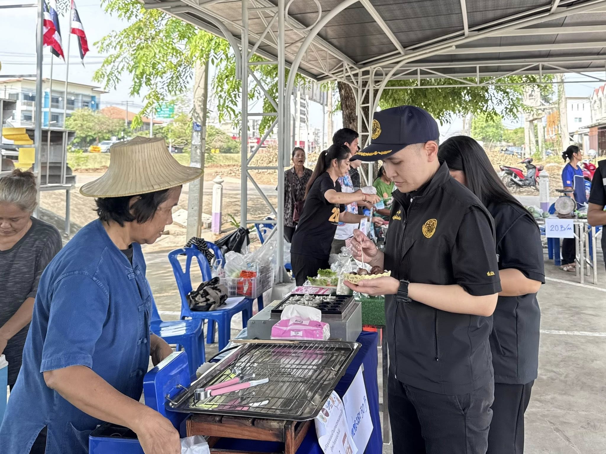 title - กิจกรรม “ไทยช่วยไทย” คนอ่างทองไม่ทิ้งใครคนไทยไม่ทิ้งกัน 